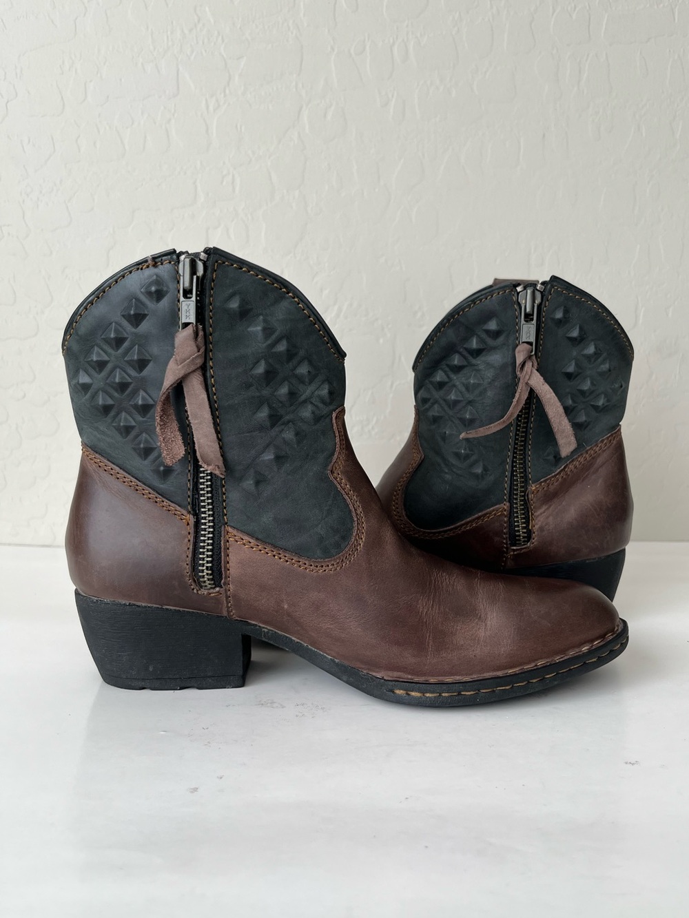 Born Jin Brown Textured western ankle leather cowboy boots brown black 6 - Picture 6 of 11